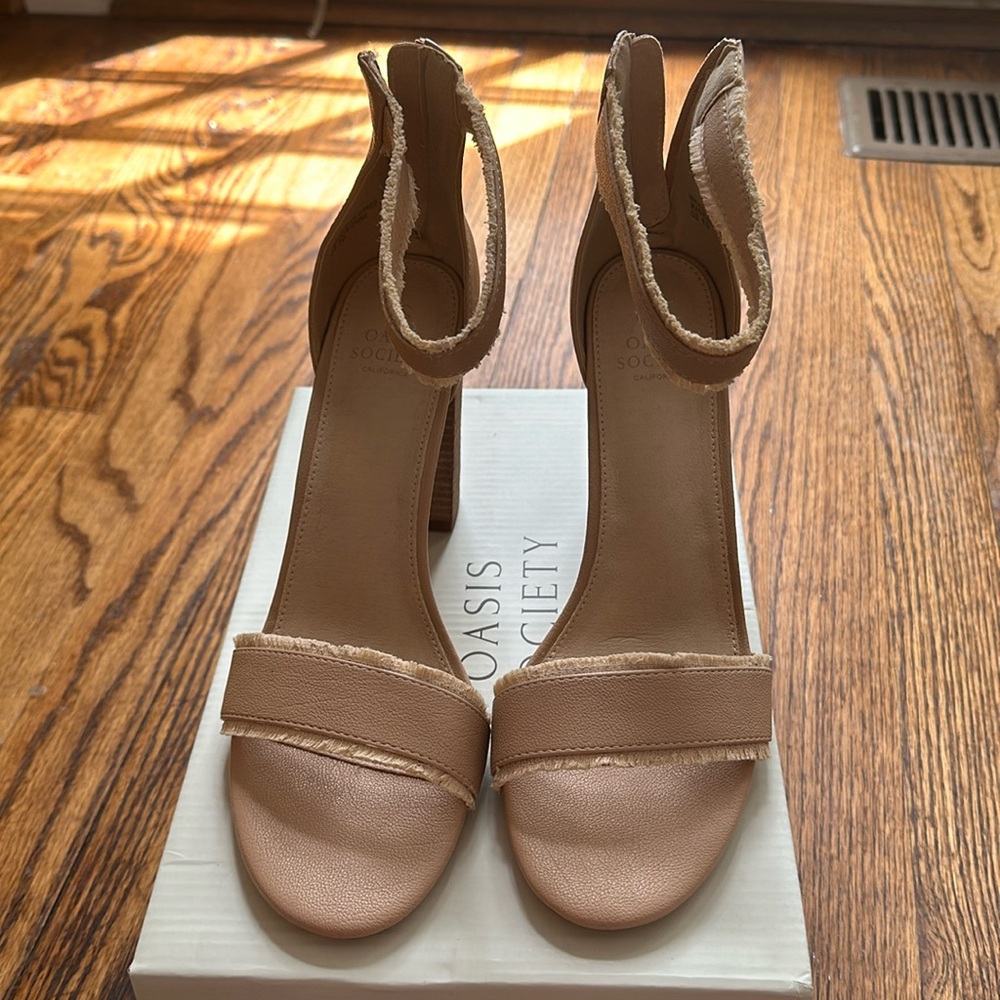 Oasis Society Kenzie Heels